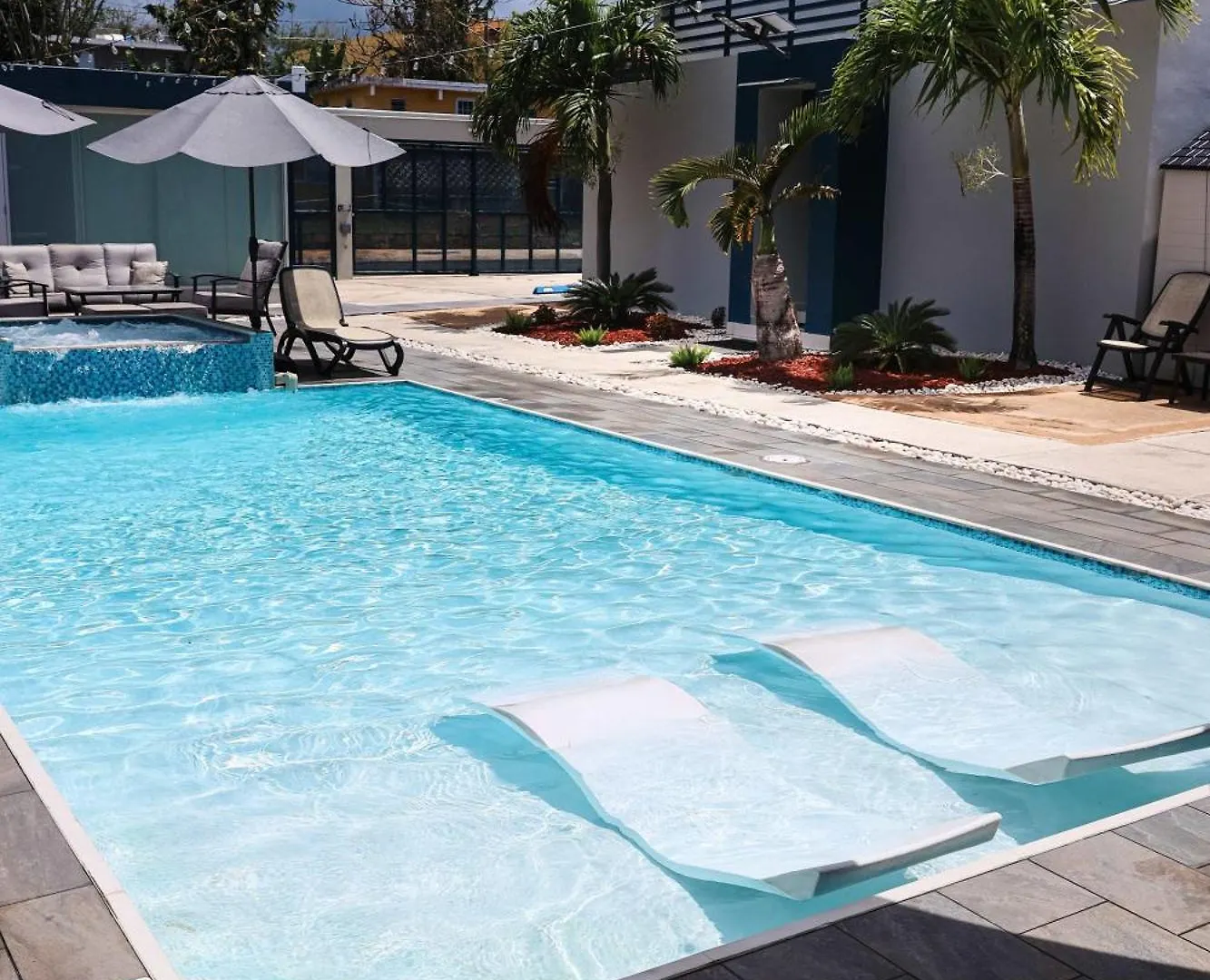 Private 7 Villa Complex With 16 Bedroom Pool & Jacuzzi Dorado